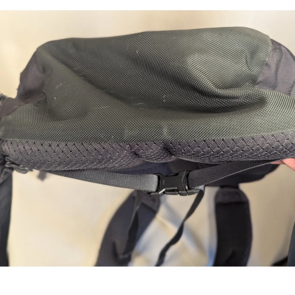 The North Face Thrashed Borealis Backpack Grey Black FlexVent Bungee Daypack